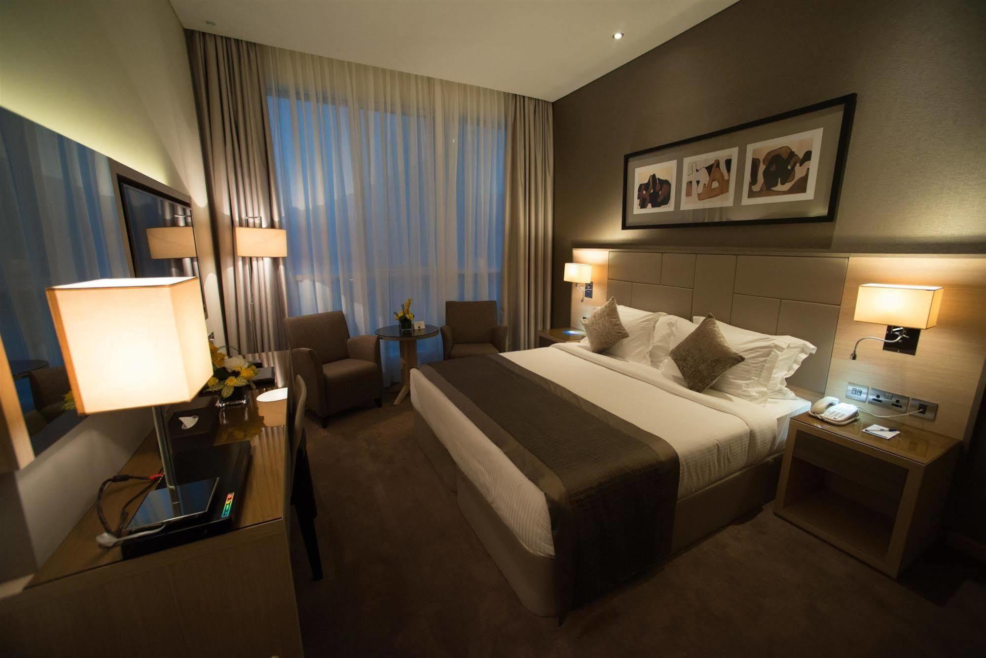 Tryp By Wyndham Abu Dhabi City Center Hotel Buitenkant foto